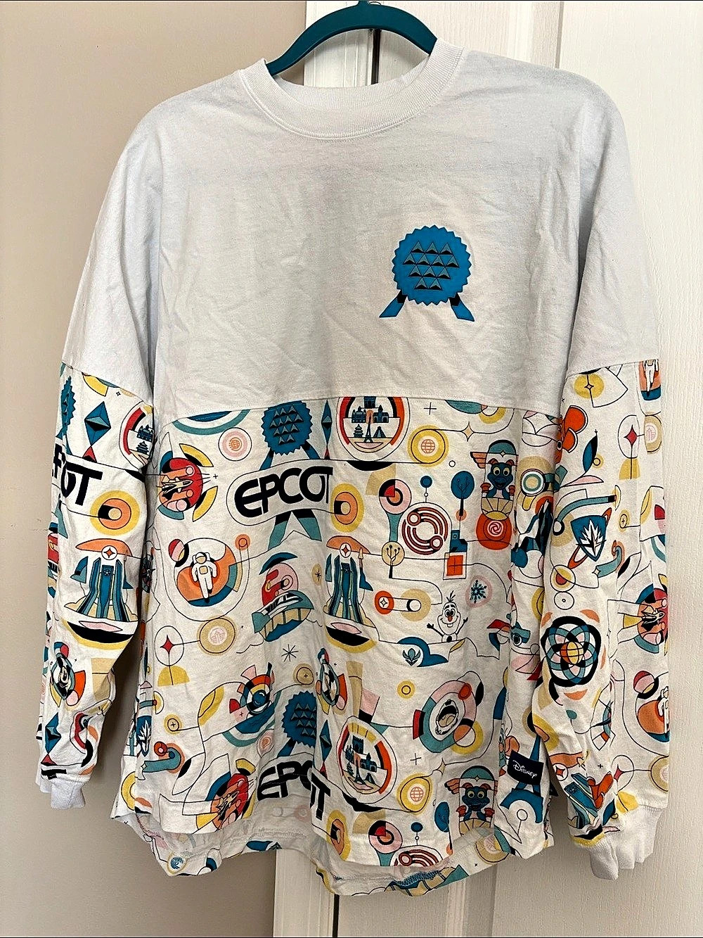 Disney Spirit Jersey Epcot Symbols Size Large